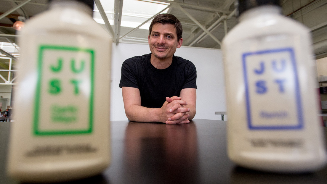 De una célula y sin matar ni un solo animal: empresario explica cómo se crea la carne de pollo criada de modo artificial