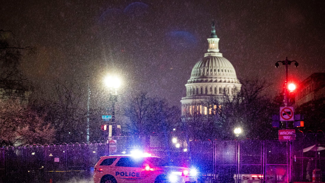 Arrestan a un niño de 12 años en EE.UU. por cuatro robos de autos a mano armada en menos de una hora