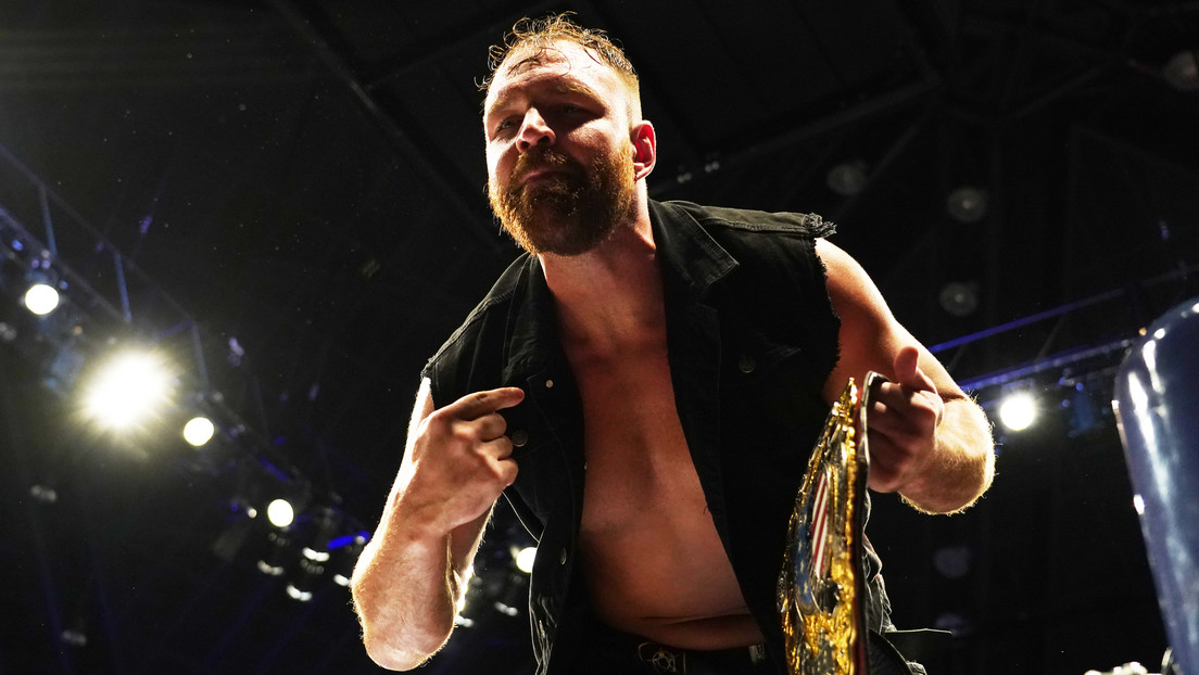 Un combate brutal de lucha libre que debía terminar con una gran explosión sufre un fracaso épico y es ridiculizado hasta por uno de sus protagonistas