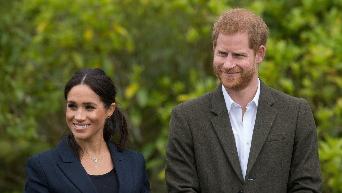 FOTO: Exfutbolista británico comenta la entrevista del príncipe Enrique y Meghan Markle, un tuitero le responde con este meme y termina bloqueado