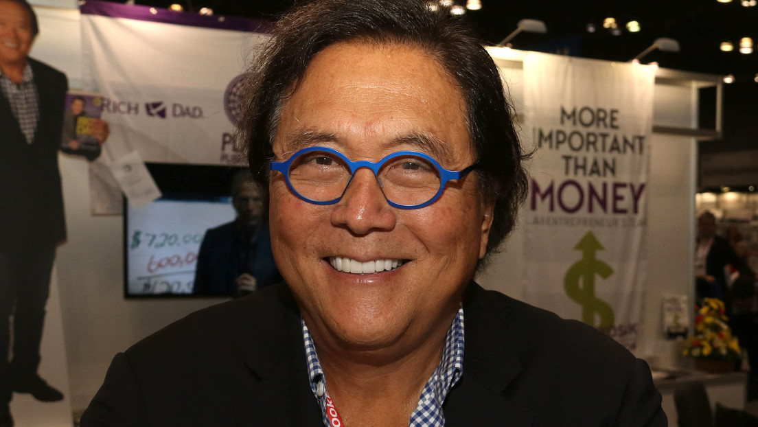 El inversor Robert Kiyosaki: "Compren más oro, plata y bitcoines"