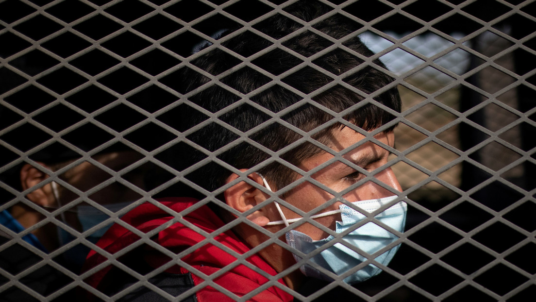 El Gobierno de Biden pide al Pentágono albergar a niños migrantes en bases militares, una medida que fue considerada por Trump y recibió críticas