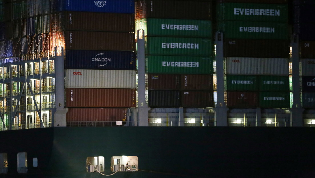 Desencallan el carguero MV Ever Given, varado en el Canal de Suez desde el martes