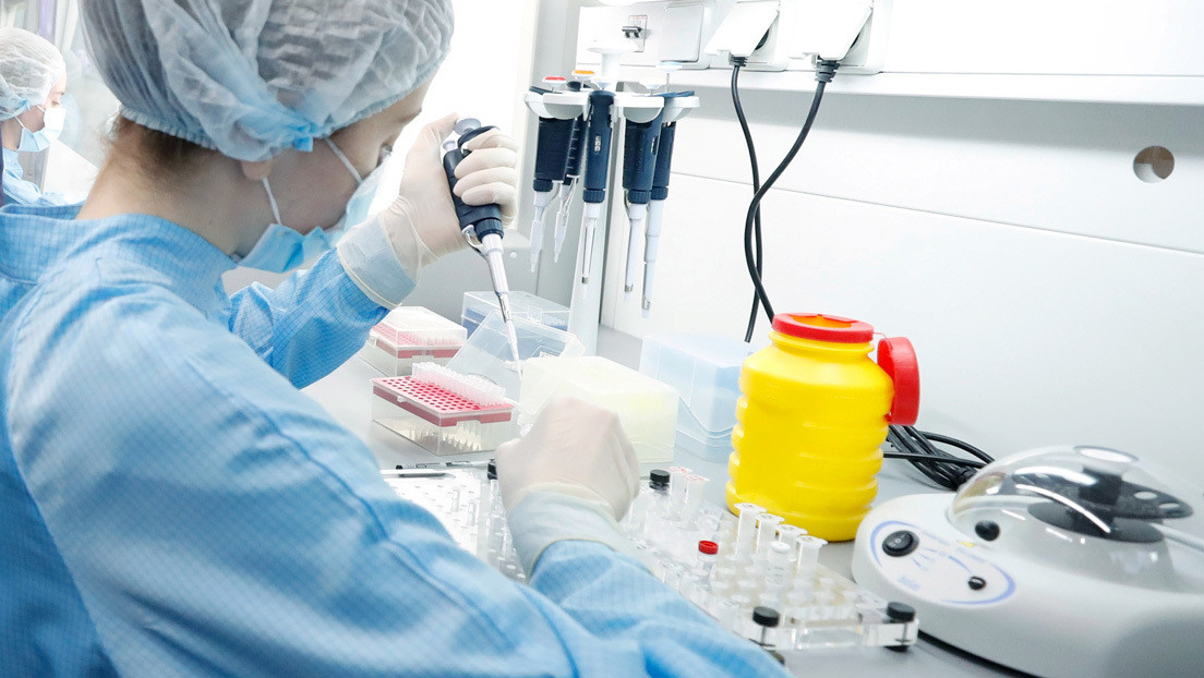 Un laboratorio siberiano abandona el secretismo y revela cómo ha creado la vacuna EpiVacCorona