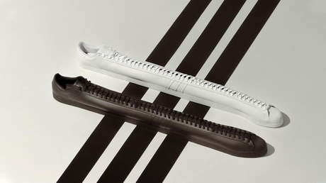 El rapero Tommy Cash y Adidas lanzan una edición limitada de las Superstars "más largas del mundo"