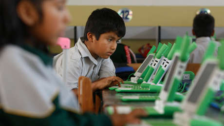 La controversial propuesta legislativa de prohibición del uso de las redes sociales por menores de edad en Perú que es señalada de plagio