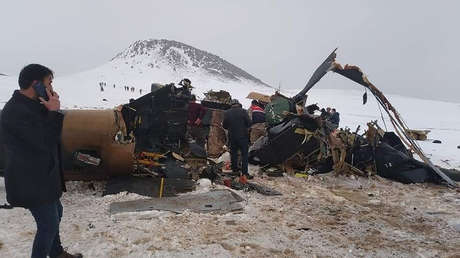 Al menos 11 muertos y 2 heridos al estrellarse un helicóptero militar en el este de Turquía