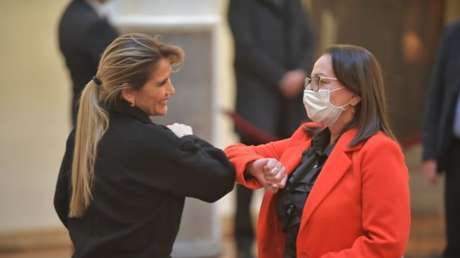 Fiscalía de Bolivia solicita alerta migratoria contra la exministra de Salud de Áñez por irregularidades en la compra de respiradores