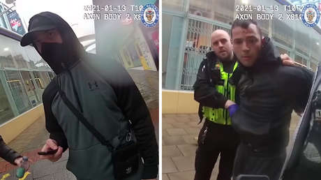 VIDEO: Un reo fugitivo ataca a dos policías tras salir de su escondite en medio del confinamiento para comprar 'Call of Duty'