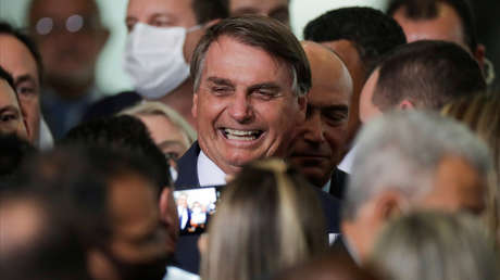 Bolsonaro afirma que hay una "vacuna brasileña en desarrollo"