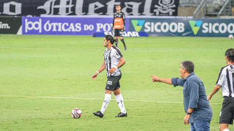 VIDEO: Hulk manda a 'volar' a un adversario durante su primer partido de vuelta en la liga de fútbol brasileña