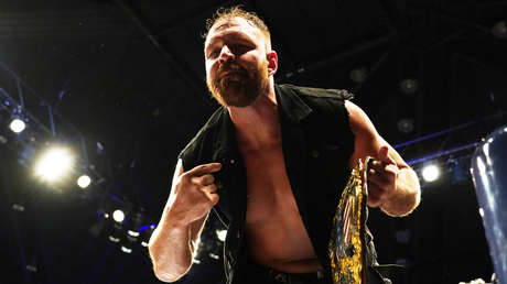 Un combate brutal de lucha libre que debía terminar con una gran explosión sufre un fracaso épico y es ridiculizado hasta por uno de sus protagonistas