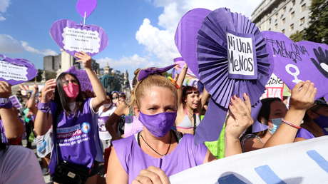 VIDEO: Miles de mujeres se movilizan en las calles de Buenos Aires para conmemorar el 8M en Argentina