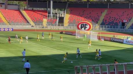 El sindicato de futbolistas de Chile paraliza todos los torneos del país en rechazo a una decisión que "vulnera el sentido de competencia"