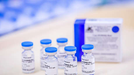 La UE introduciría documentos que faciliten los viajes para los vacunados contra el coronavirus, incluso con los fármacos de producción rusa y china