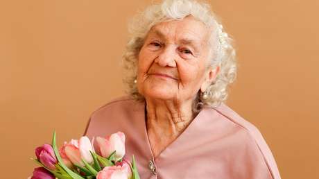 FOTOS: Una abuela rusa de 83 años que superó el coronavirus participa en una sesión de fotos y termina en las páginas de Vogue Italia