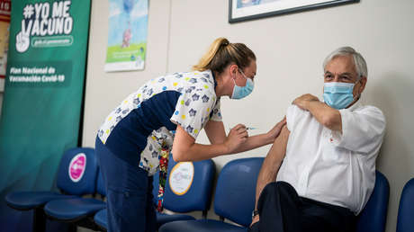 Sebastián Piñera recibe la segunda dosis de la vacuna contra el covid 19