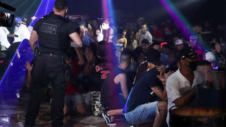 La Policía brasileña irrumpe en una fiesta clandestina con cerca de 600 personas en medio de las restricciones por coronavirus
