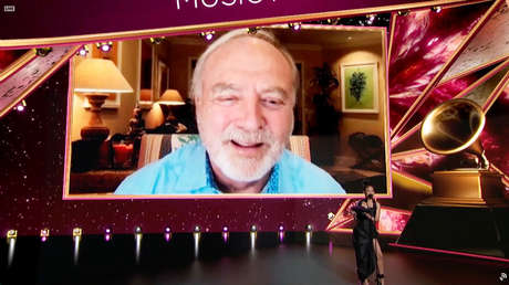 Un productor le 'agradece' a Jeffrey Epstein tras obtener un premio Grammy y hace estallar la Red