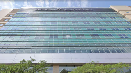 Un grupo de médicos residentes hacen un concurso en Instagram para adivinar el peso de los órganos extraídos durante las cirugías