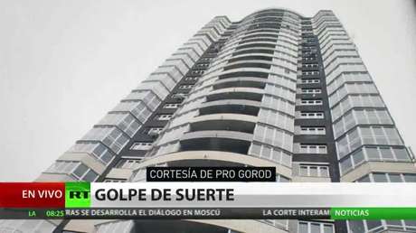 Un niño sobrevive tras caer desde la 25.ª planta de un edificio en Rusia