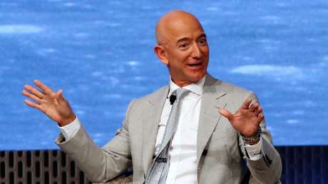 Sanders reprueba a Bezos que niegue la baja por enfermedad pagada a sus empleados pese a sus enormes ganancias