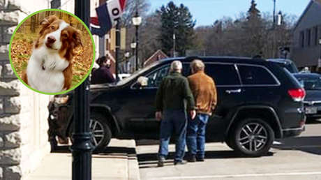 El Jeep dañado tras chocar contra una galería de arte en la ciudad de Sturgeon Bay, Wisconsin, EE.UU.