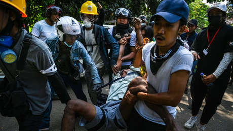 Al menos 9 muertos tras la violenta represión de la junta militar contra las protestas en Myanmar (VIDEOS)