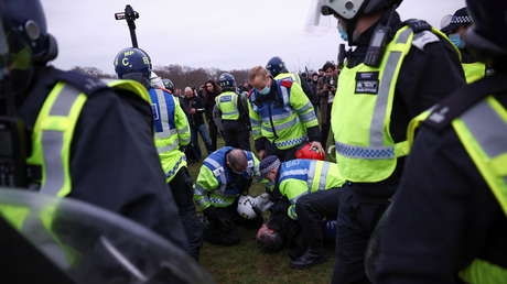 "¡Dejen de destruir la vida de nuestros hijos!": protestas masivas contra las restricciones del coronavirus en Londres (VIDEOS)