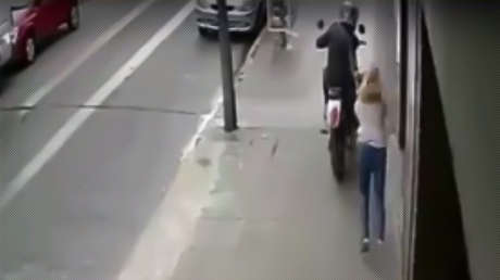 Muere por paro cardíaco una mujer tras ser asaltada por un 'motochorro' en Argentina