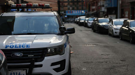 VIDEO: Momento en que un hombre armado en motocicleta abre fuego contra un patio de recreo en Nueva York