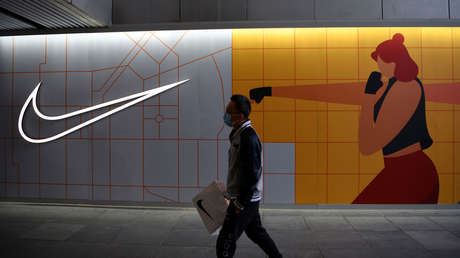 Usuarios chinos boicotean y queman sus zapatillas Nike por el rechazo de la marca a utilizar algodón cosechado bajo acusaciones de trabajo forzoso
