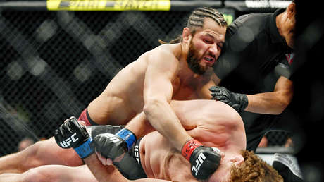 El luchador Jorge Masvidal llama "oledor de entrepierna" a Ben Askren mientras le llueven críticas por entrenar al famoso 'youtuber' Jake Paul