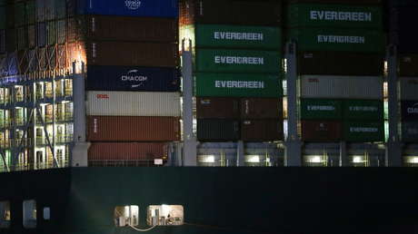 Desencallan el carguero MV Ever Given, varado en el Canal de Suez desde el martes