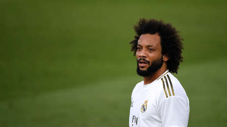 Abren expediente al futbolista del Real Madrid Marcelo tras publicar una foto en la playa de Valencia incumpliendo las medidas sanitarias