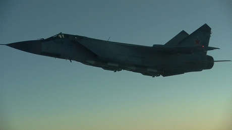 VIDEO: Dos bombarderos supersónicos rusos Tu-160 con capacidad de portar misiles nucleares patrullan el Atlántico