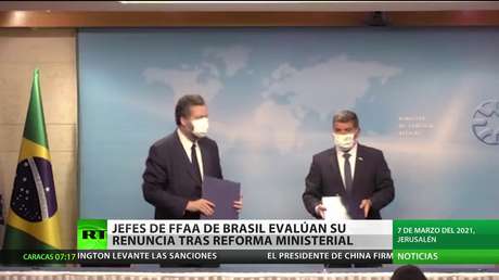 Jefes de las Fuerzas Armadas de Brasil evalúan su renuncia tras reforma ministerial