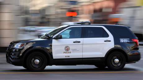 Policías de EE.UU. abaten a un tirador atrincherado en su casa cuando le dispara a un oficial en la cara