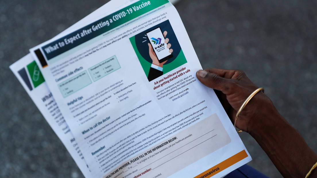 El gobernador de Florida prohíbe los pasaportes de vacunación para evitar que haya "dos clases de ciudadanos"