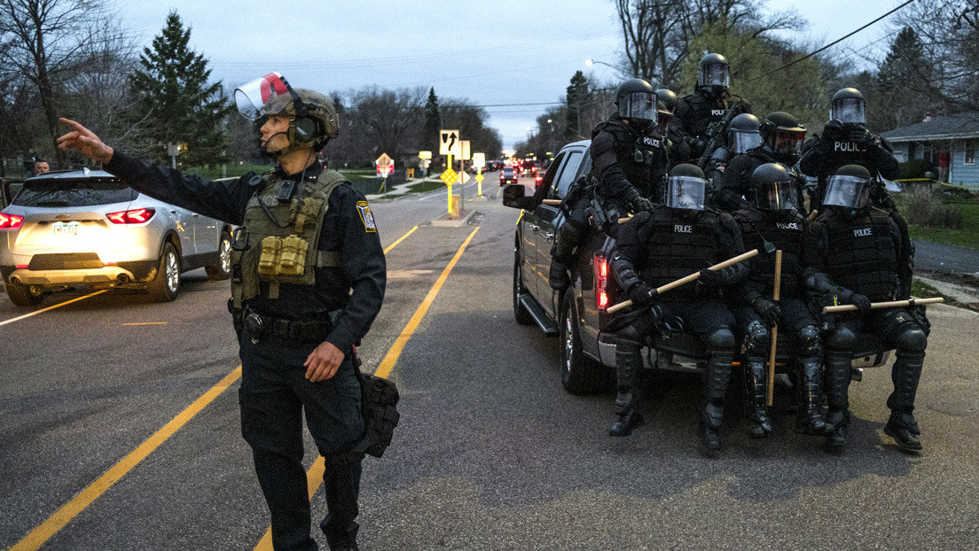 Una policía que disparó fatalmente a un afroamericano en EE.UU. usó por error una pistola en lugar de un táser inmovilizador