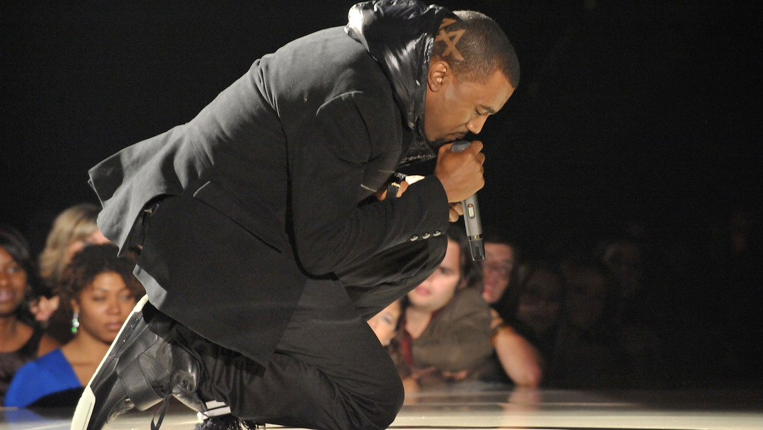 Las primeras zapatillas diseñadas por Kanye West para Nike saldrán a la venta por más de un millón de dólares