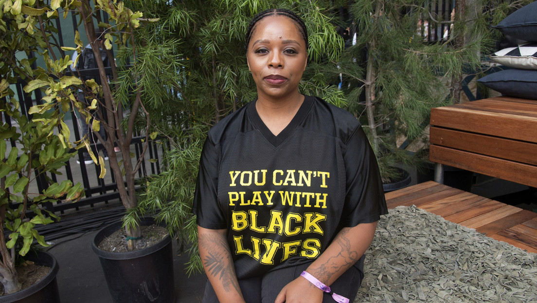 "Es una ofensiva de la derecha": Cofundadora de Black Lives Matter rechaza críticas por sus gastos millonarios en propiedades de lujo