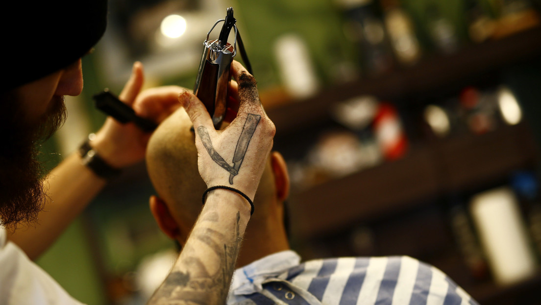 "No estás solo": Rapa a su amigo y luego a sí mismo para solidarizarse con él en su lucha contra el cáncer