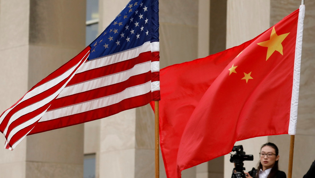 "Democracia no es Coca-Cola": China afirma que las reglas establecidas en Occidente no pueden convertirse en normas "universales"