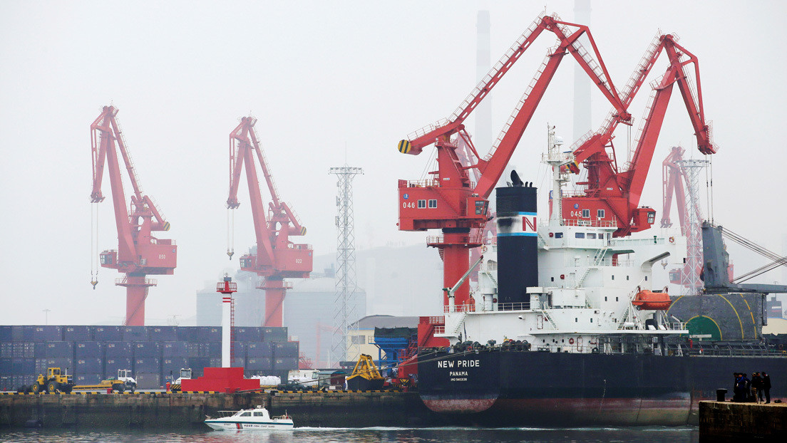 Petrolero se accidenta cerca de la costa de China y provoca un derrame de crudo en el océano