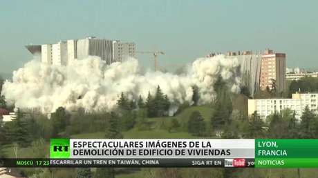 Graban la demolición en Francia de un emblemático complejo de viviendas del siglo XX