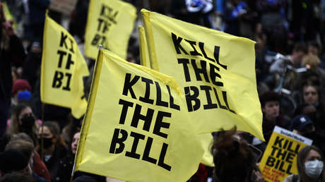 'Kill the Bill': Británicos marchan contra el proyecto de ley 'antiprotestas' (VIDEOS)