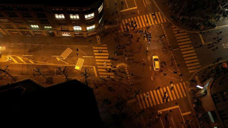 Cócteles molotov, petardos y gases lacrimógenos: disturbios en Suiza contra las restricciones por el covid-19 (VIDEOS)