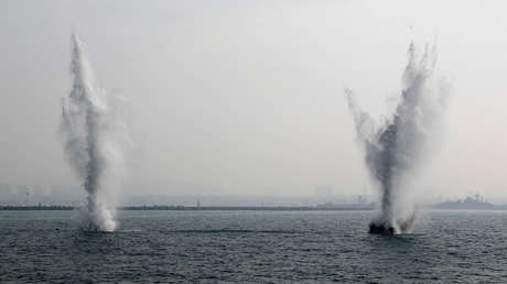 Una mina naval aparece en una playa en EE.UU. tras ser arrastrada por el mar (FOTOS)