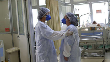 La sorprendente y sencilla técnica de 'La mano de Dios' que consuela a pacientes con coronavirus